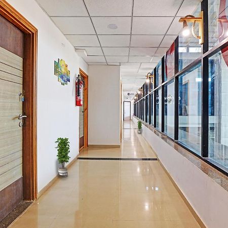 Hotel Silk, Premier Budget Friendly Luxury Hotel In Surat, Perfect For Families, Couples And Business Travelers Exterior photo
