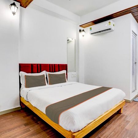 Hotel Silk, Premier Budget Friendly Luxury Hotel In Surat, Perfect For Families, Couples And Business Travelers Exterior photo