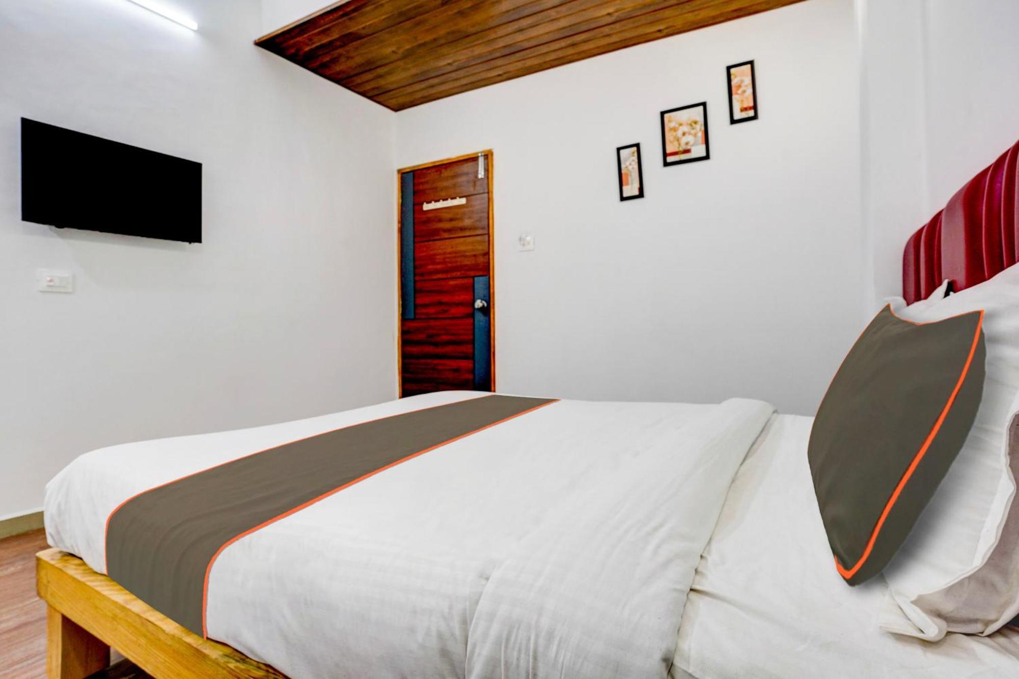 Hotel Silk, Premier Budget Friendly Luxury Hotel In Surat, Perfect For Families, Couples And Business Travelers Exterior photo